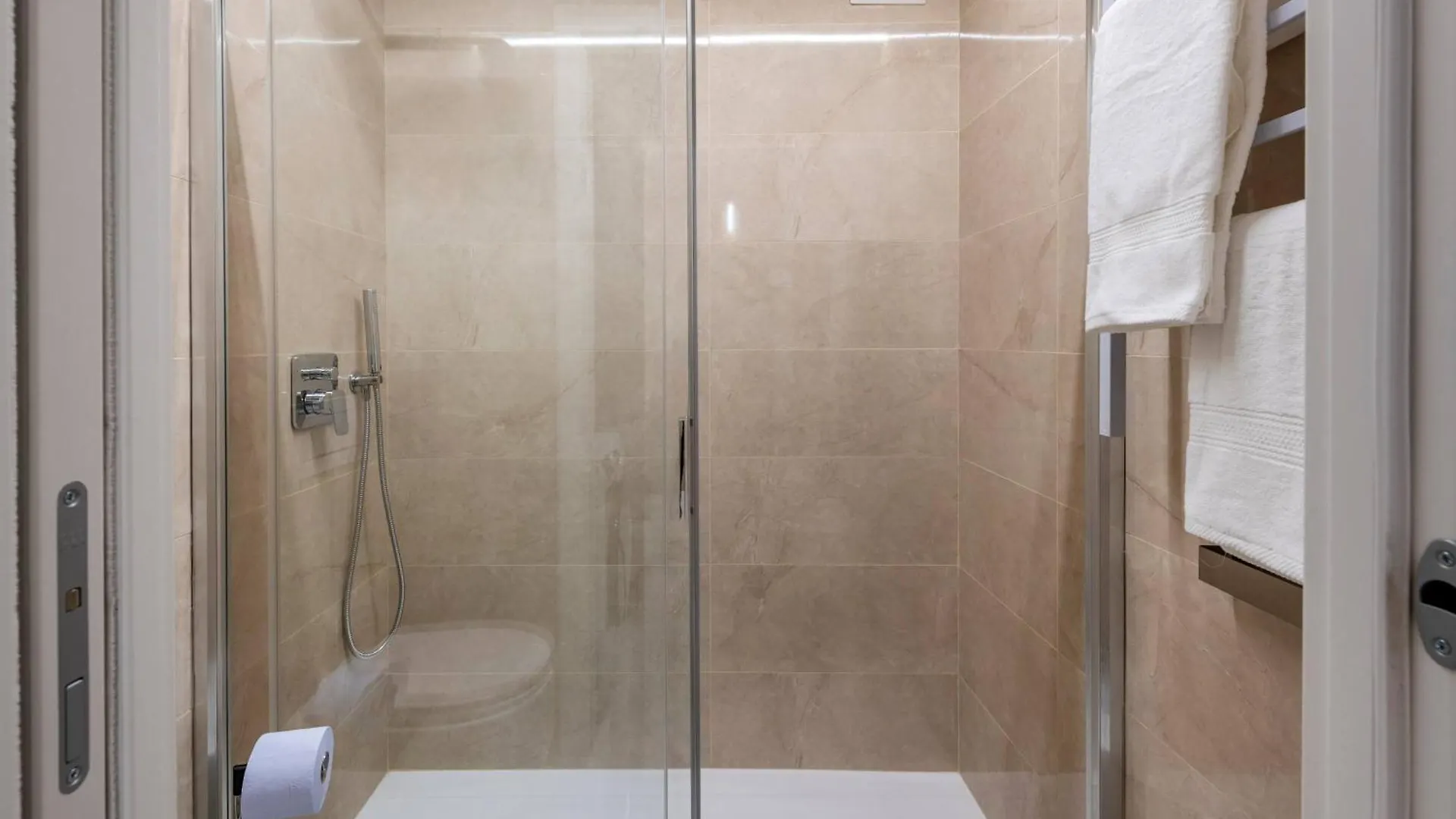White House - San Babila Apartment Milan