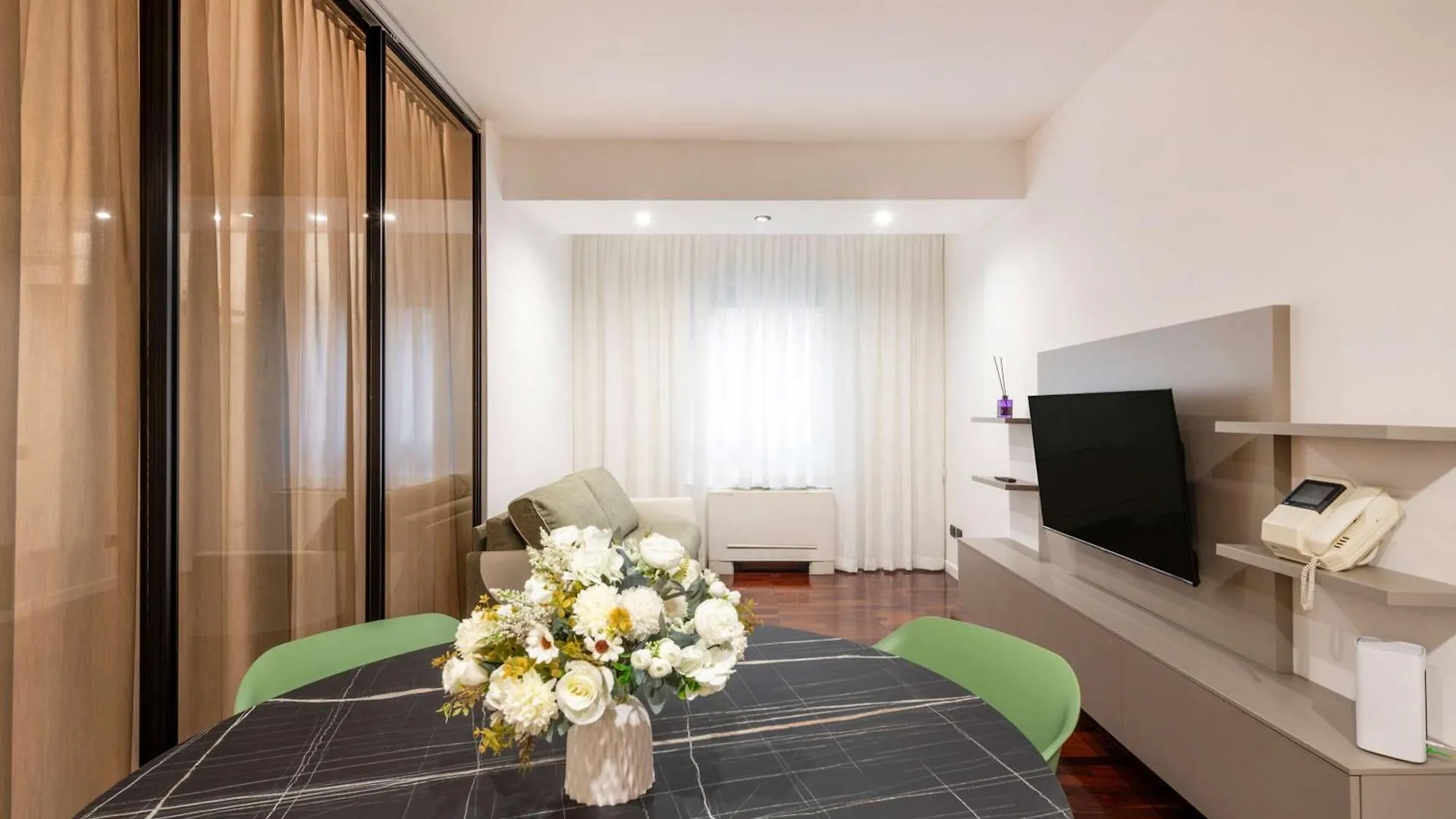 White House - San Babila Apartment Milan