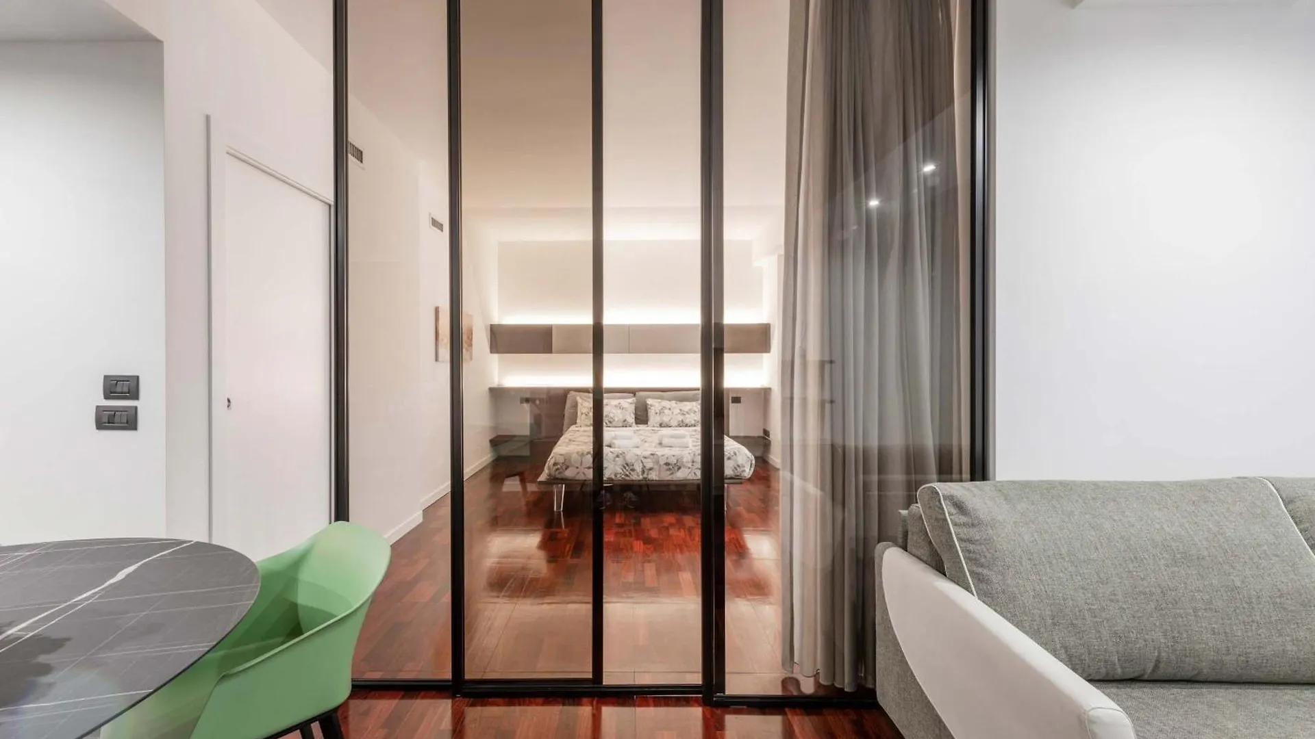 White House - San Babila Apartment Milan 0*,