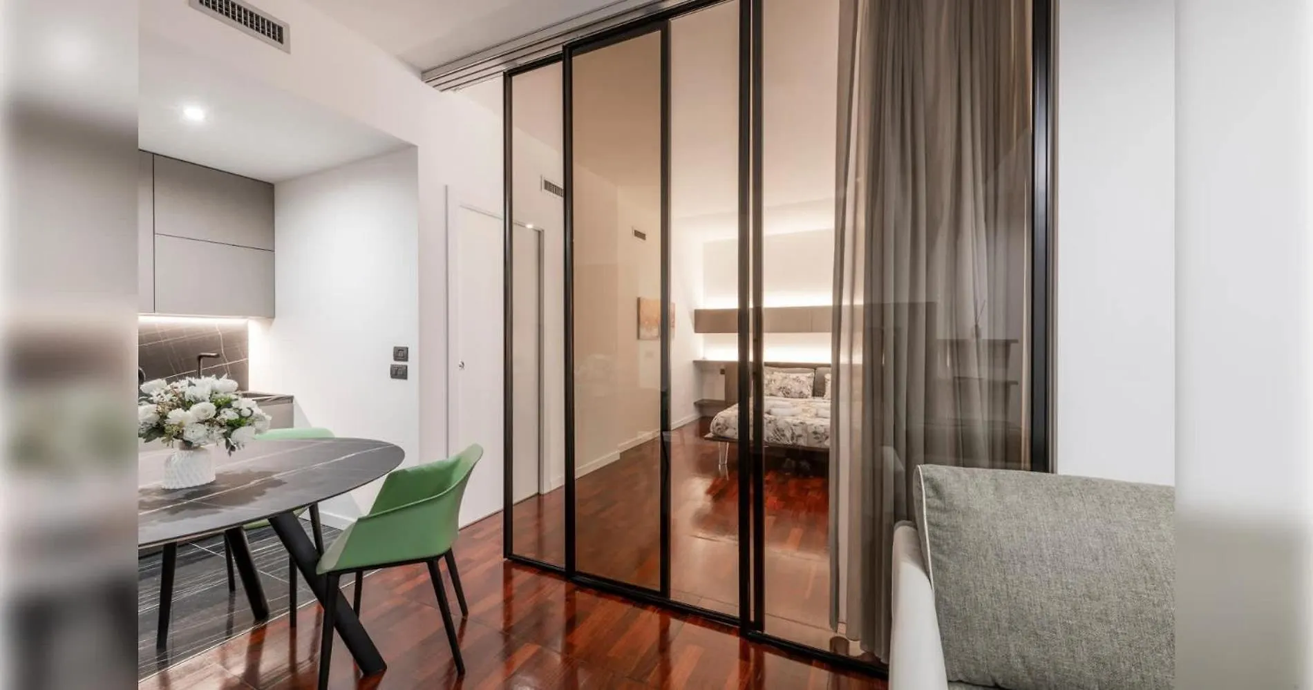 White House - San Babila Apartment Milan Italy