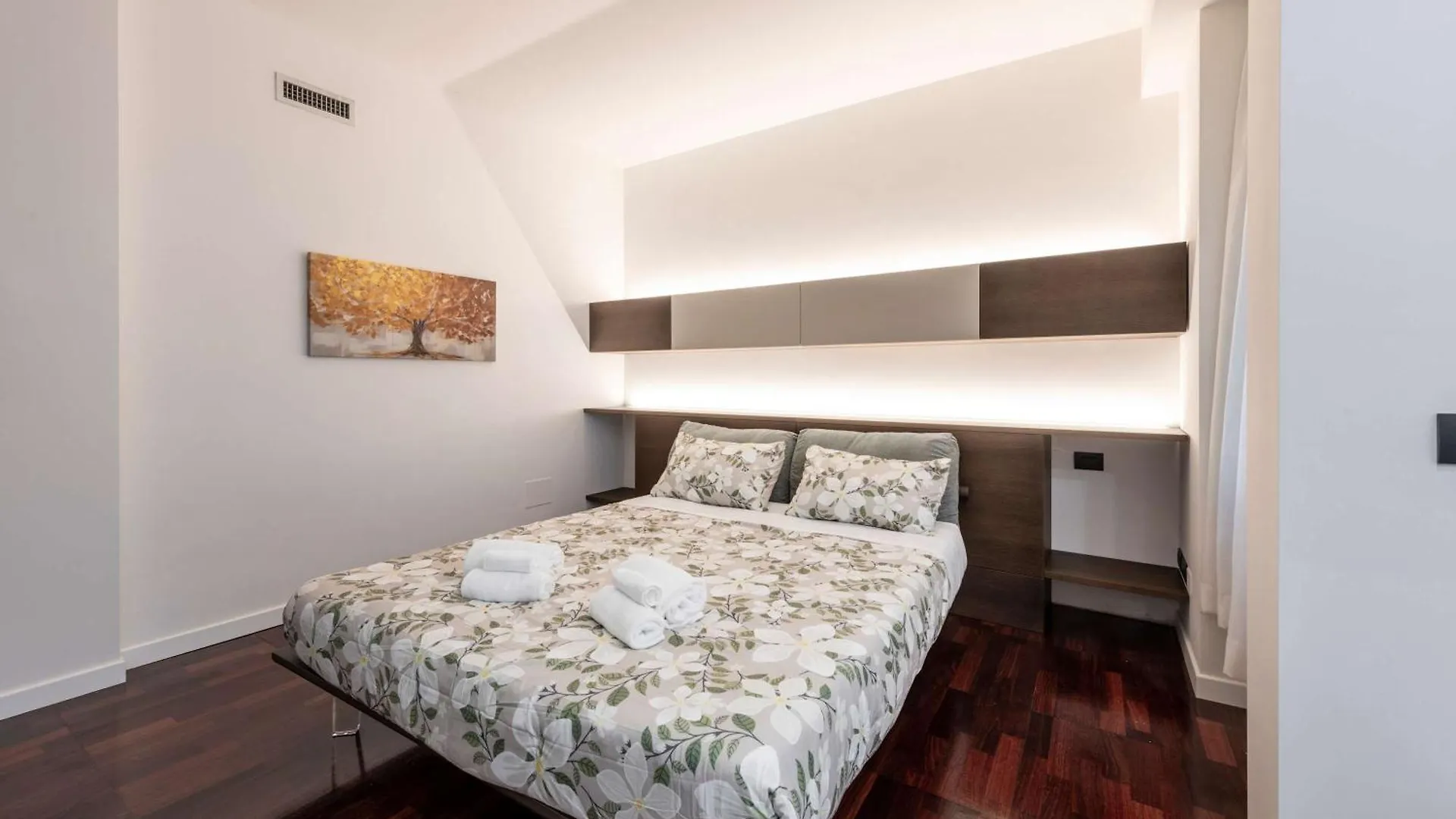 White House - San Babila Apartment Milan