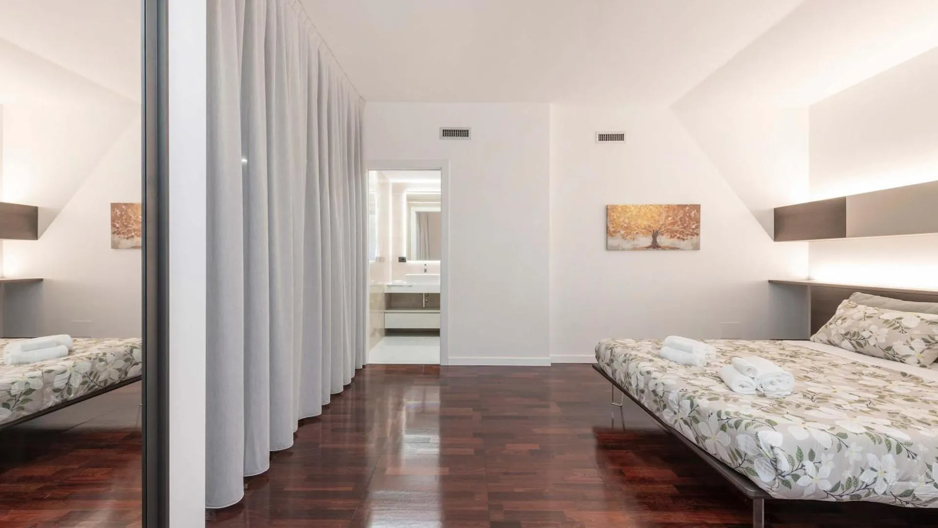 White House - San Babila Apartment Milan Italy