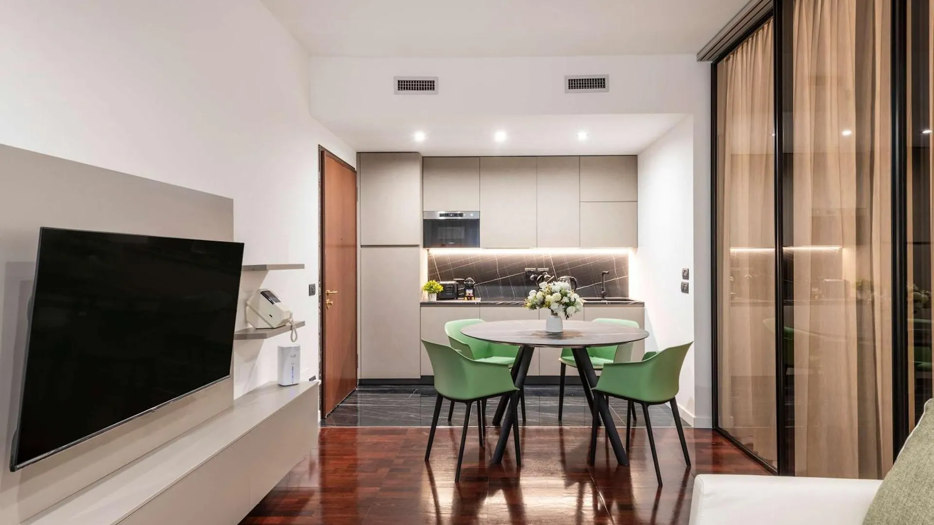 White House - San Babila Apartment Milan