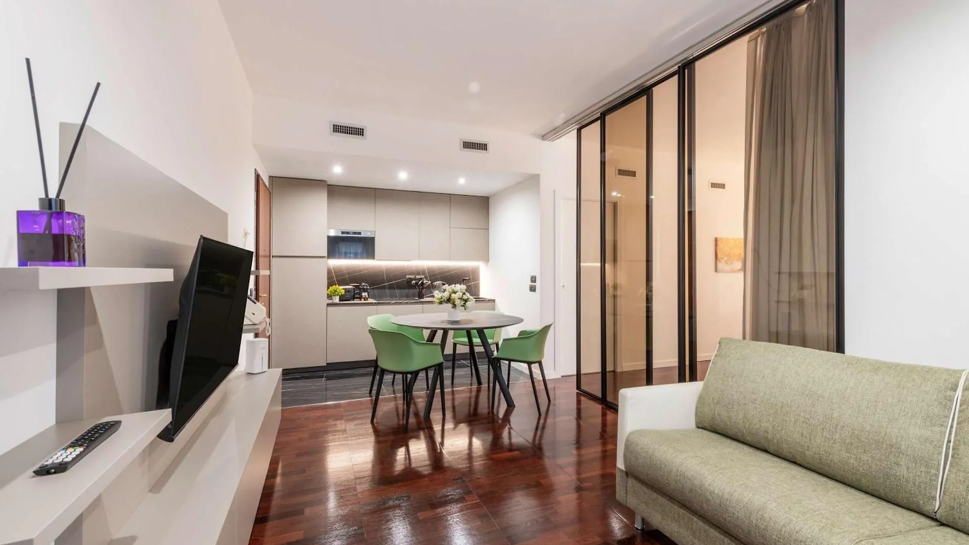 White House - San Babila Apartment Milan