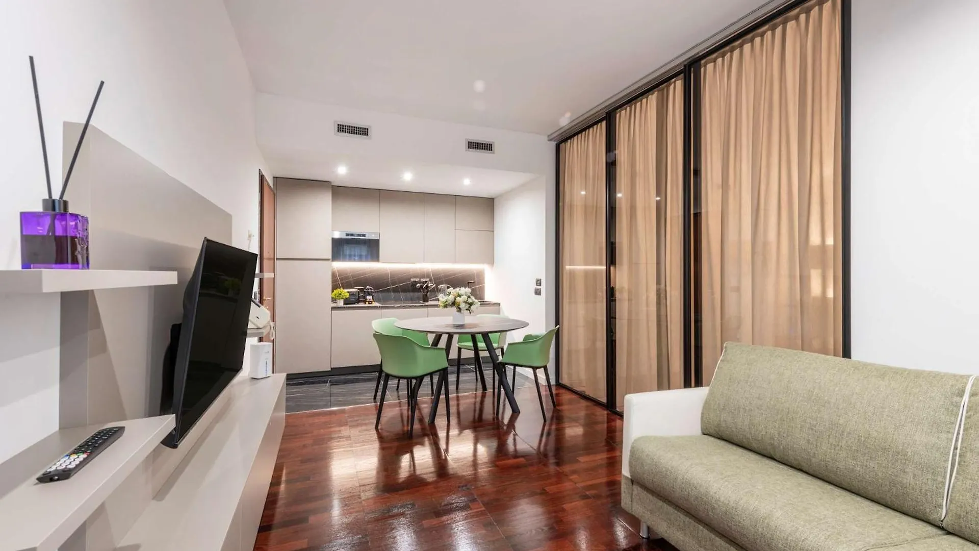 White House - San Babila Apartment Milan 0*,  Italy