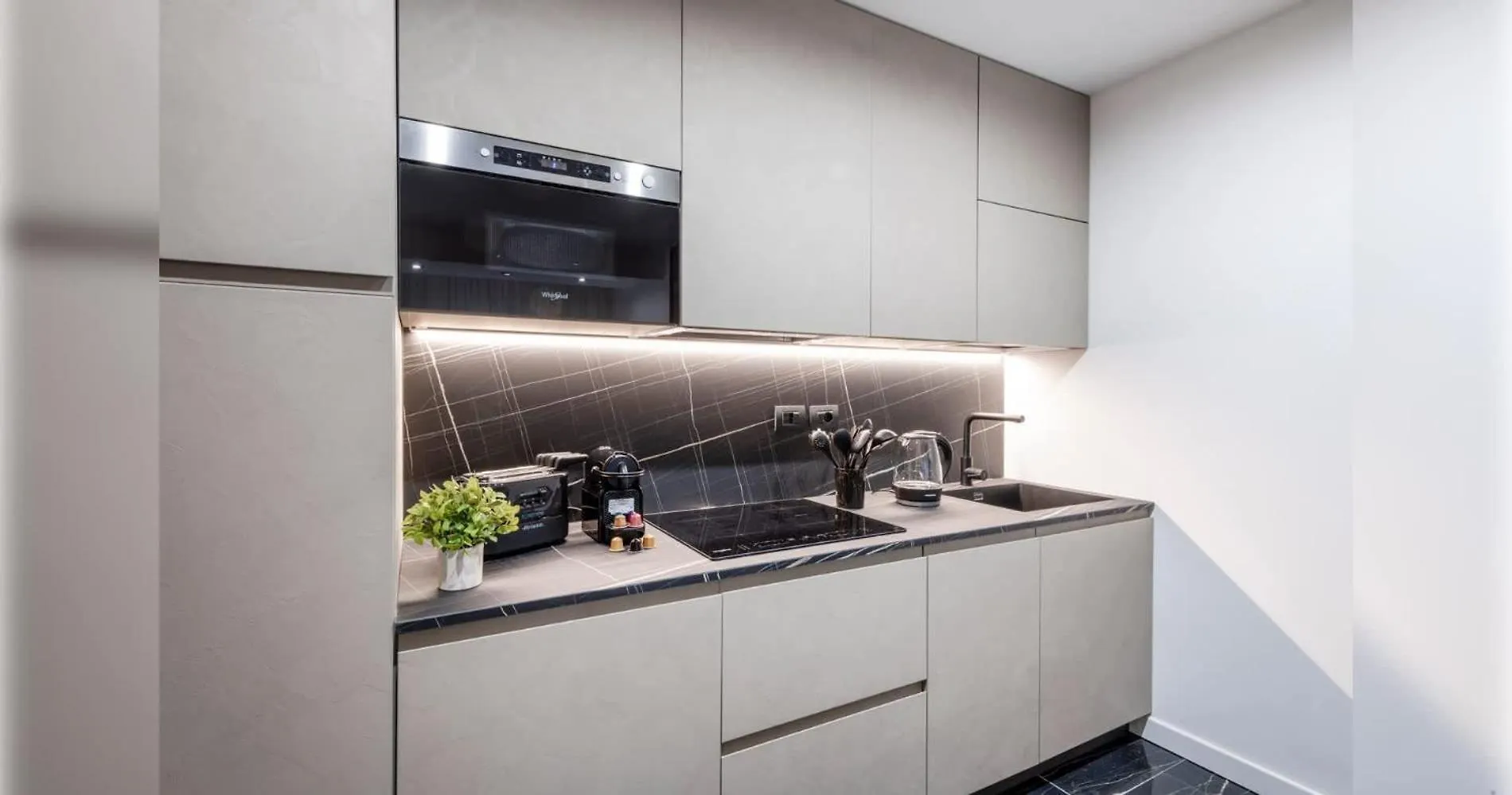 White House - San Babila Apartment Milan